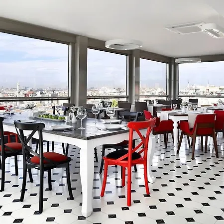 Отель The Darkhill 4*